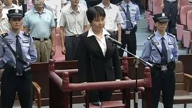 China condena a esposa de exdirigente por asesinato