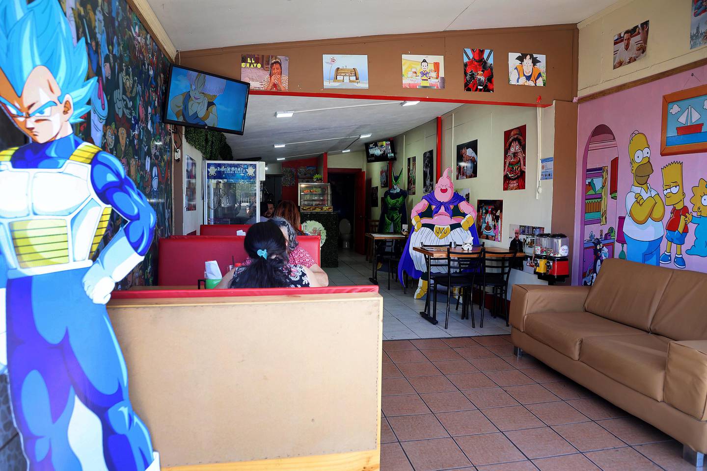 17/04/2024    Tejar del Guarco, Cartago. Soda La Comelona ofrece variado menú de comidas rápidas, incluyendo hamburguesas, papas fritas, nachos, canasta de chicharrones, etc. Foto: Rafael Pacheco Granados