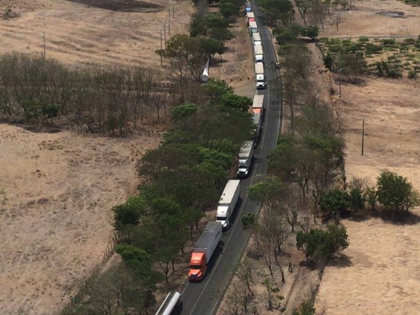 Centenas de camiones hacen fila en Nicaragua para ingresar por Peñas Blancas a Costa Rica. Esta es la situación en el sector de Rivas.