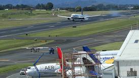 Presidencia advierte cierre técnico de aeropuertos por recortes al IMN