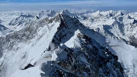 Un guía nepalí salva a un montañista en la ‘zona de la muerte’ del Everest