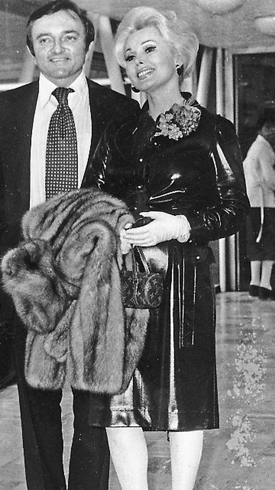 pisatel vzbudit samozřejmě zsa zsa gabor jack ryan Bavit Reverberation