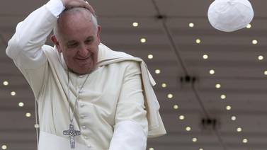   Papa  saluda a ‘la miracolata’ y bendice a Costa Rica       