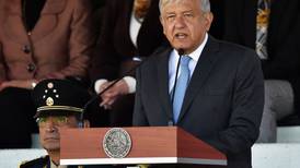López Obrador busca 2.000 choferes para combatir robo de gasolina en México 