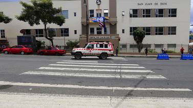 Hospital San Juan de Dios redobla esfuerzos ante falta de 394 funcionarios por contagios de covid-19