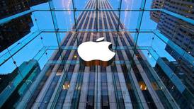 Apple pagará $490 millones para cerrar demanda por declaraciones sobre China 