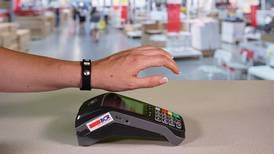 Compras menores a ¢15.000 estimulan uso de nuevos dispositivos de pago