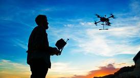 Operadores de drones con fines comerciales deben contar con permiso desde este martes
