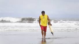 Contracorriente: zambullirse entre olas para salvar vidas 