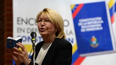 Destituida fiscala Luisa Ortega llegó a Colombia luego de salir de Venezuela