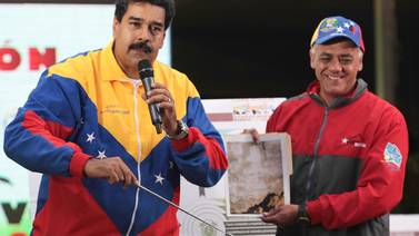 Maduro denuncia un ‘ataque masivo’ de Twitter y derecha