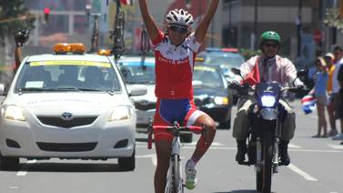 Ciclista tica Edith Guillén realiza pasantía en España con miras a Rio 2016