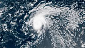 Huracán Douglas acechará Hawái y Hanna se degrada a tormenta tropical