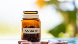¿Cómo escoge la CCSS qué medicamentos dar a pacientes con covid-19?