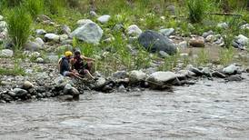 Grave accidente acuático en Orosi: 12 turistas caen a río, uno de ellos falleció