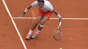 Rafael Nadal pasa sufriendo a segunda ronda en Roland Garros