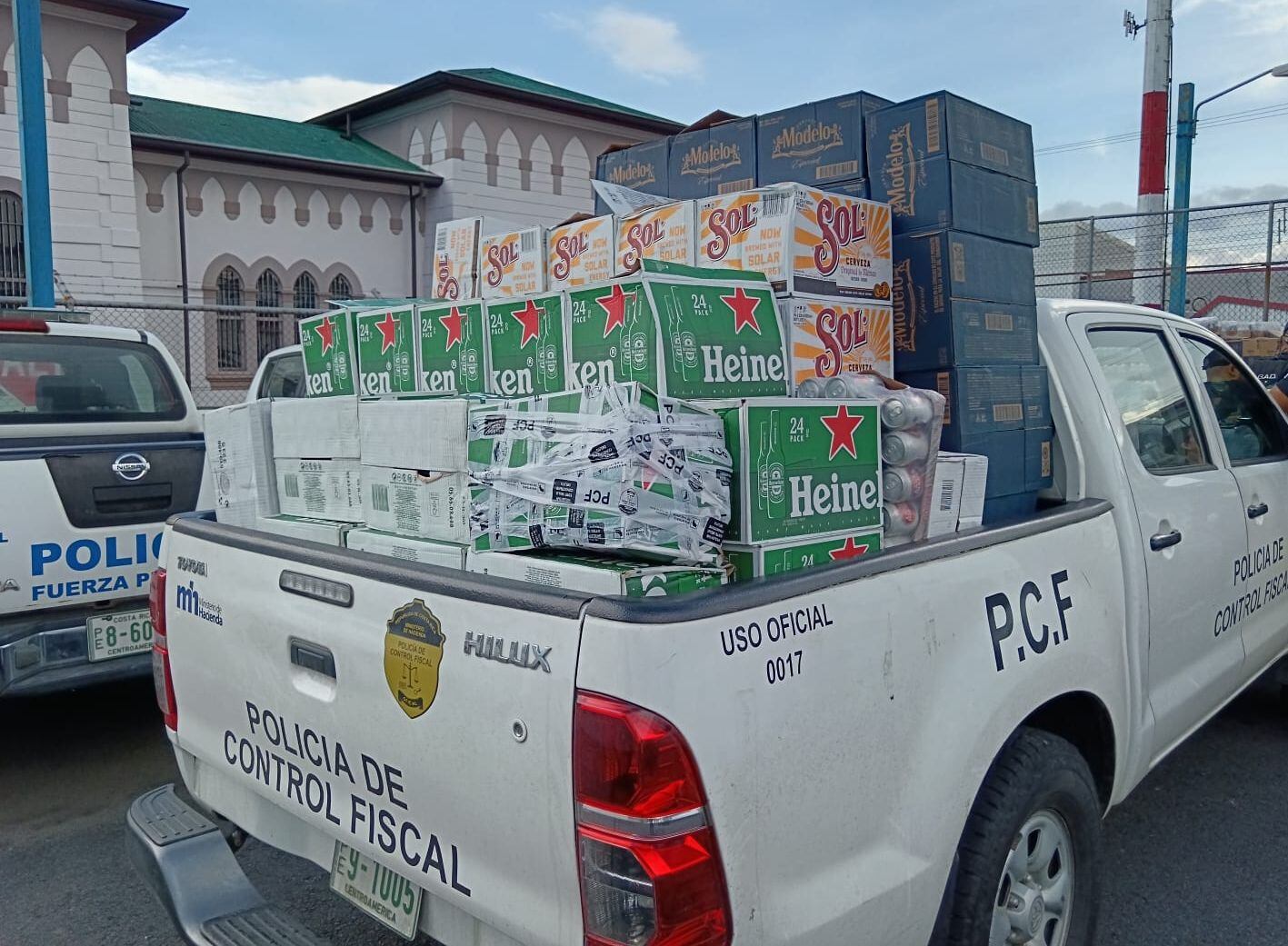 Autoridades efectuaron millonario decomiso de licores en Cartago