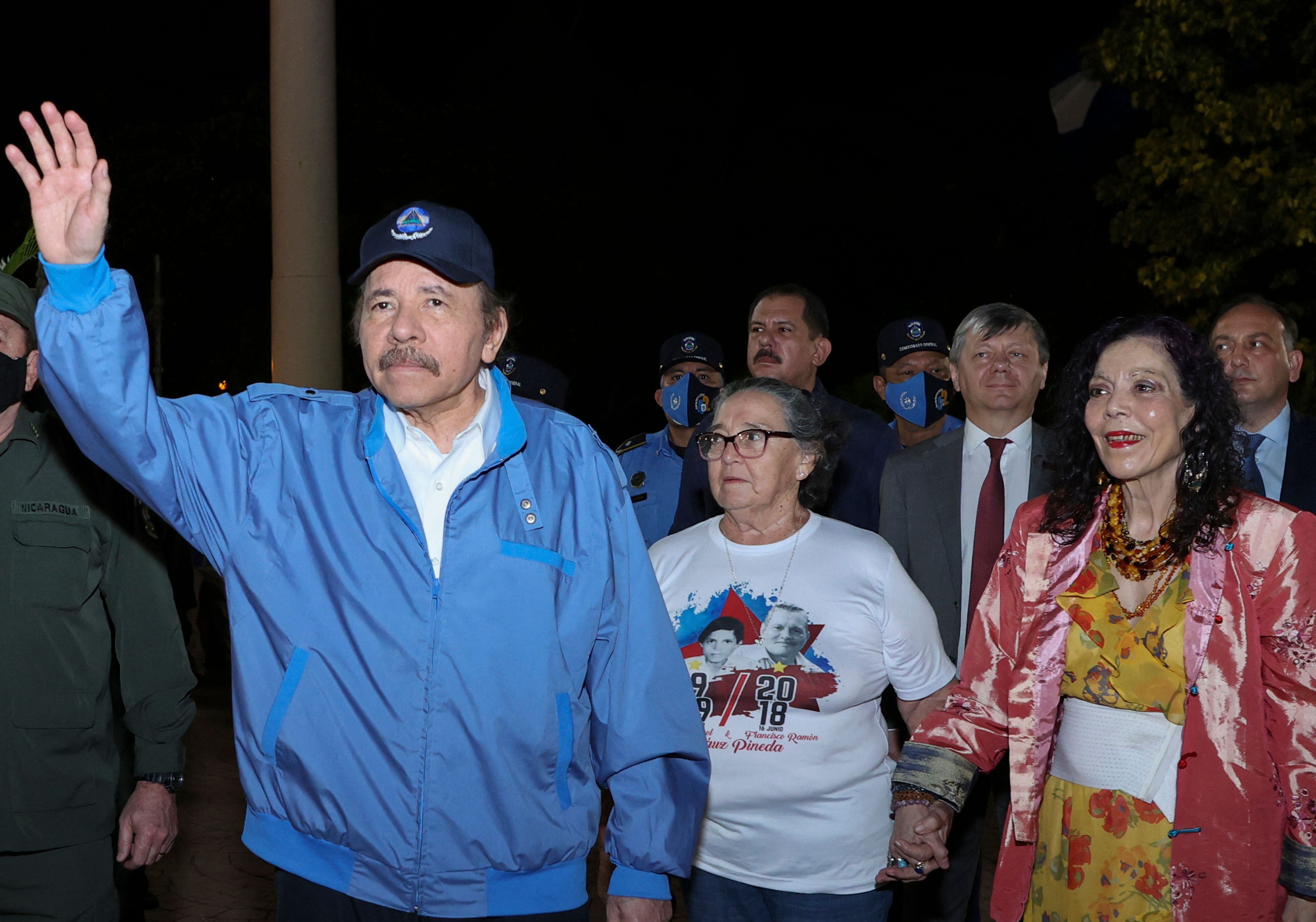 Daniel Ortega y su esposa, Rosario Murillo, siguen aislando del mundo a una Nicaragua que ellos llaman libre y bendecida. Foto: