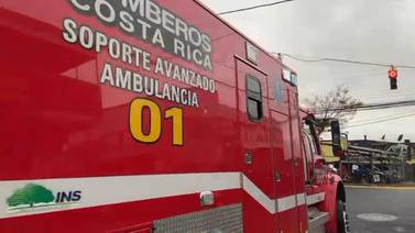 Incendio de dos casas en Río Azul provoca el traslado de seis personas al hospital