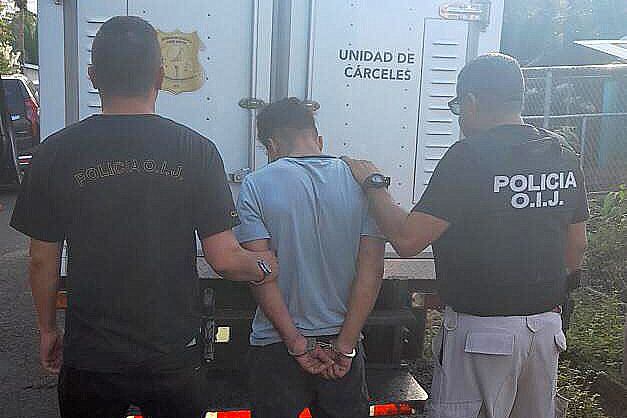 Este sábado, las autoridades detuvieron a un joven de 20 años por presunta violación y secuestro de una mujer en Siquirres, Limón. Foto: Cortesía OIJ