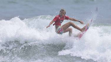 Leilani y Noe Mar McGonagle están en la final del Mundial de Surf 