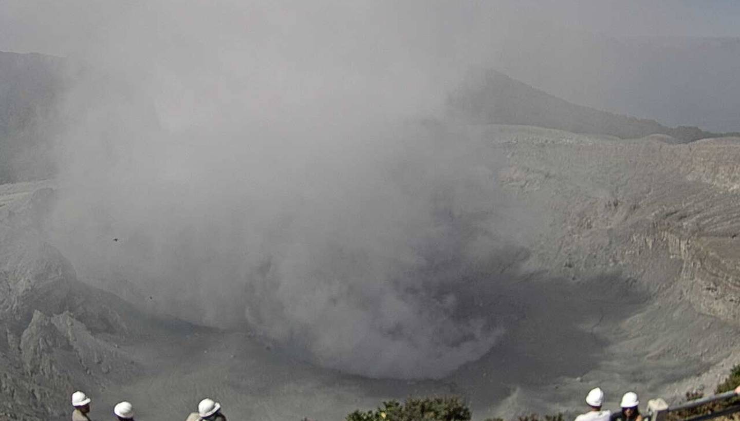 cámara volcán poás domingo 31 de marzo