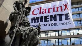 Rechazo en Argentina a denuncia penal del grupo Clarín contra periodistas