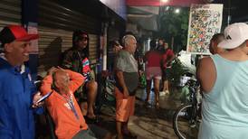 Aficionados de Puntarenas hacen fila por boletos para juego ante Saprissa pese a que se venderán el viernes  