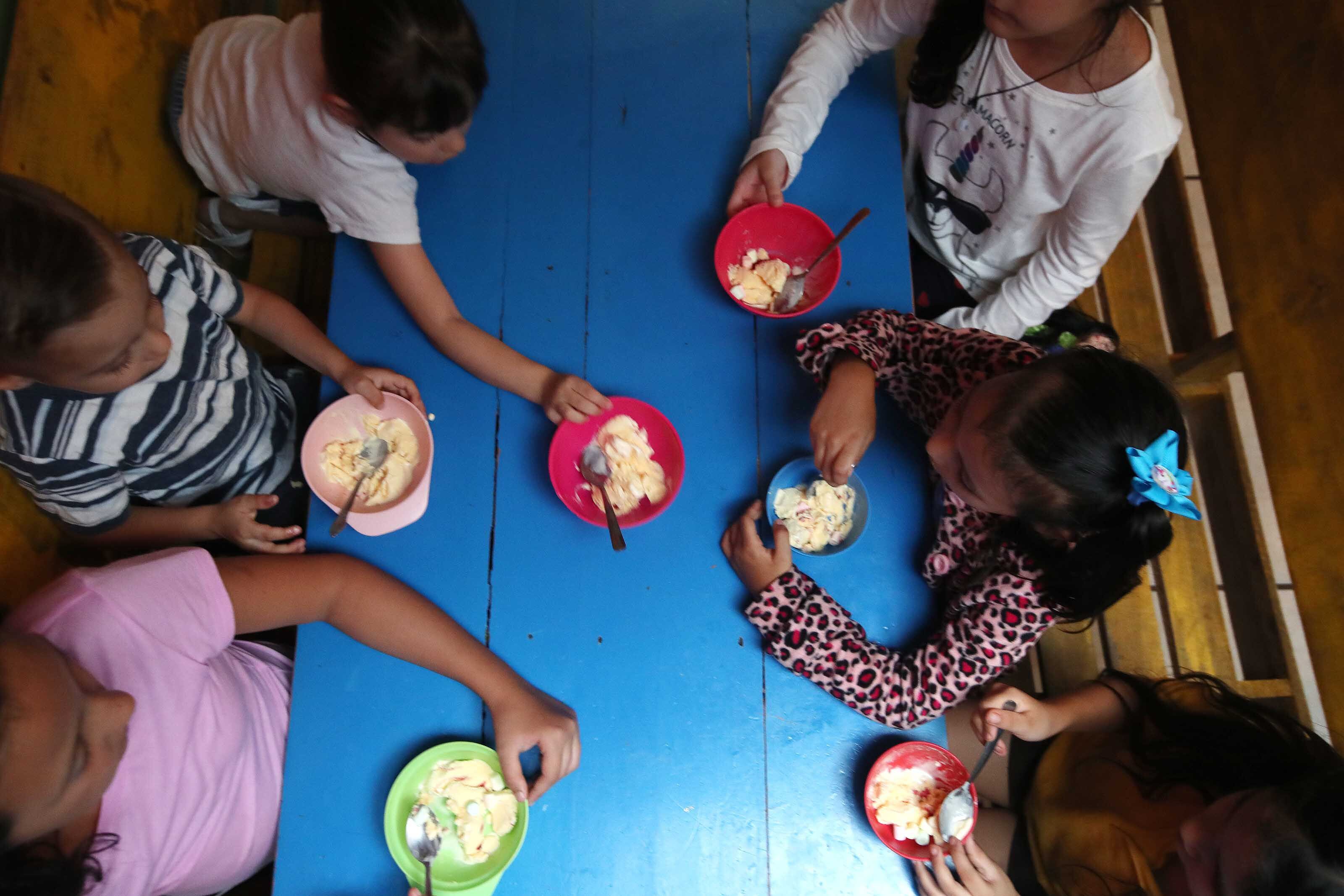 Los Cen-Cinái atienden a menores de escasos recursos para brindarles alimentación y cuido. 