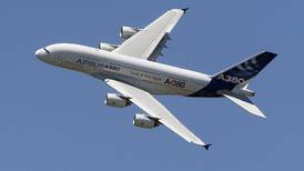 Aviones    Airbus    A380 deben ser revisados por fisuras en alas