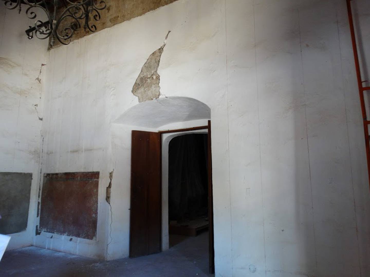 Así había quedado la iglesia colonial de San Blas, en Nicoya, luego del  terremoto de 7,2 grados del 5 de setiembre del 2012. Fotos: Centro de Patrimonio.