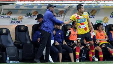 Josué Martínez podría estar fuera seis meses por lesión