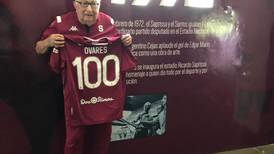 Saprissista celebra cumplir 100 años con homenaje en la Cueva, el estadio que él ayudó a convertir en realidad