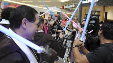 Convocados por  la Fuerza: fans se alistan para  estreno de   Star Wars