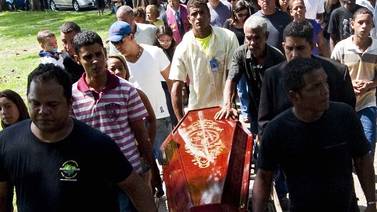 Río  entierra a víctimas de tiroteo en escuela