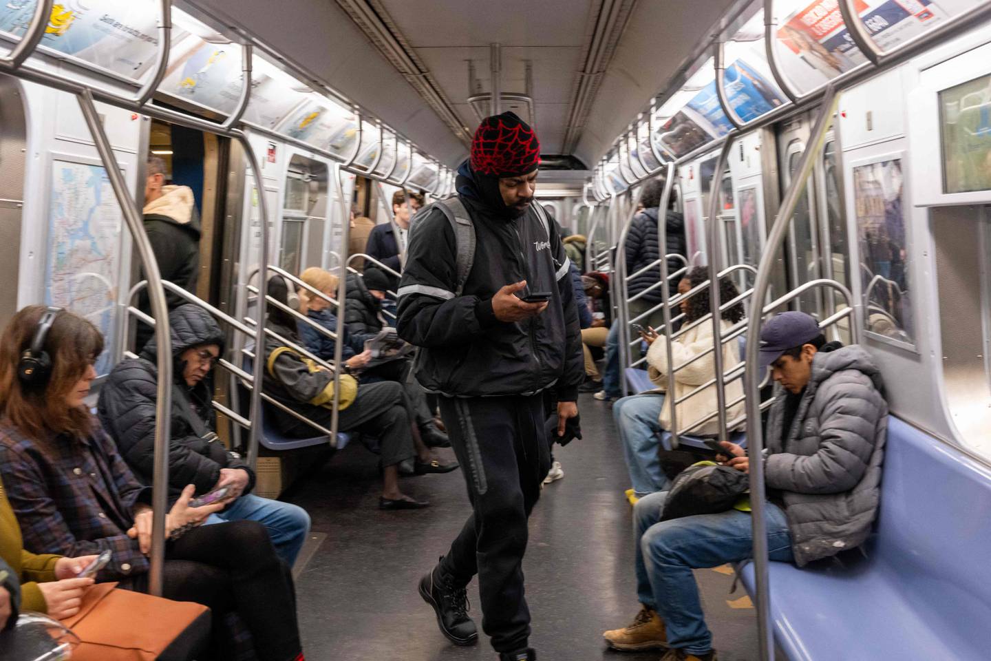 El metro de Nueva York tendrá mayor vigilancia por parte de la policía local ante el aumento de la criminalidad en el lugar.