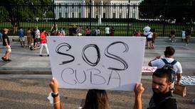 EE. UU. promete sanciones contra funcionarios cubanos