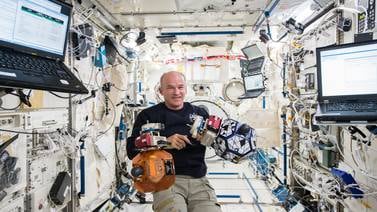 Astronauta rompe récord de permanencia en el espacio