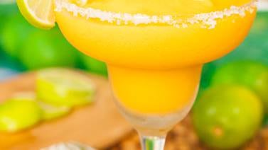 Coctel Mango Margarita... prepare esta receta y brinde con nosotros a la distancia. ¡Salud!