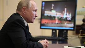 Partido de Putin consolida su poder mientras la oposición denuncia fraude en elecciones