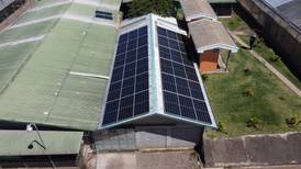 CNFL mantiene cobros excesivos en electricidad de clientes con paneles solares