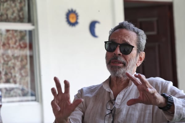 Leo Brouwer es uno de los más grandes compositores de la guitarra contemporánea. Es conocido por abrazar los clásicos académicos así como bandas populares como The Beatles y Rolling Stones. Foto: John Durán
