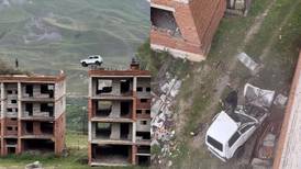 Actor de riesgo ruso sobrevive a peligroso salto en camioneta entre edificios 
