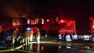 Dos incendios en Alajuela y otros dos en Cartago devoran empresa de ropa, bodegas de Jasec y dañan talleres