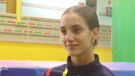 El municipio donde residía la gimnasta dio a conocer, mediante un comunicado, el fallecimiento de la joven.