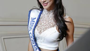  Karina Ramos, Miss Costa Rica 2014, tiene bastante potencial, según exreinas de belleza