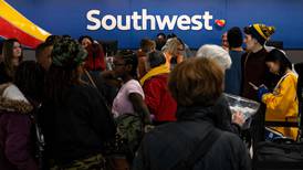 Southwest Airlines bajo fuego de críticas por caos de vuelos en Estados Unidos