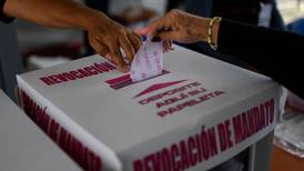 Baja participación caracteriza referendo sobre permanencia de presidente de México en el poder