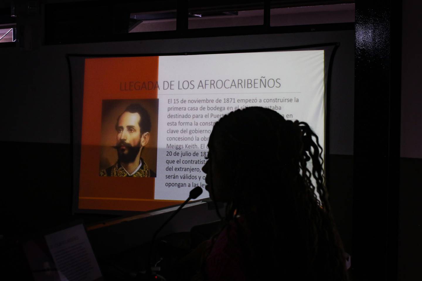 Tanisha Swaby Campbell hizo una presentación muy completa sobre el racismo y sus consecuencias cuando llegó a capacitar a Alajuelense.