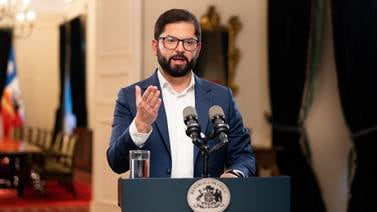 Presidente de Chile pide diálogo sobre su plan de explotación de litio tras críticas 